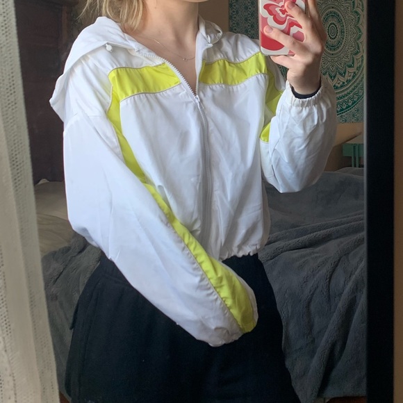 Windbreaker - Picture 3 of 4